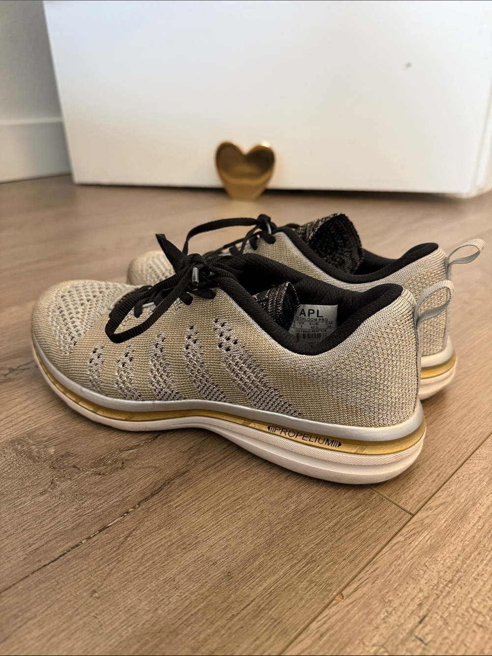 APL | Women's Techloom Pro Shoe Metallic Silver/Gold Size 9.5 - Picture 7 of 7